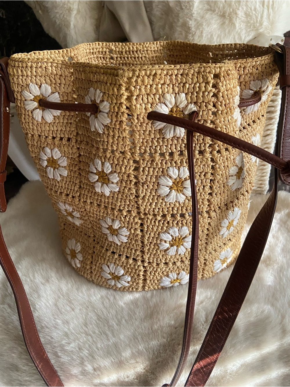 SEZANE Daisy Embroidered Raffia Farrow Bag. ⚜️ - Picture 10 of 15